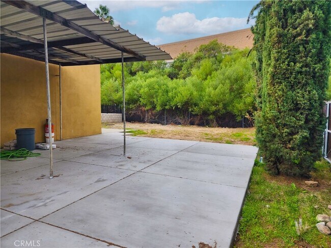 Building Photo - 2523 Deerpark Dr