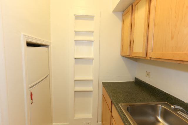 Building Photo - 539 W Arlington Pl