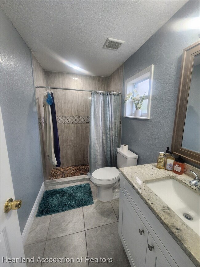 Building Photo - 2913 W Kevin Rd