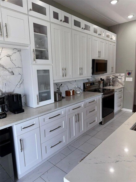 Building Photo - 731 Masterpiece Dr