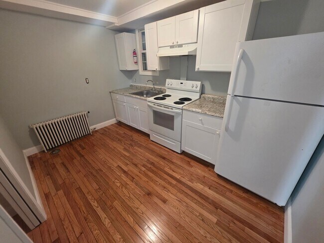 Building Photo - 3288 Franklin Ave