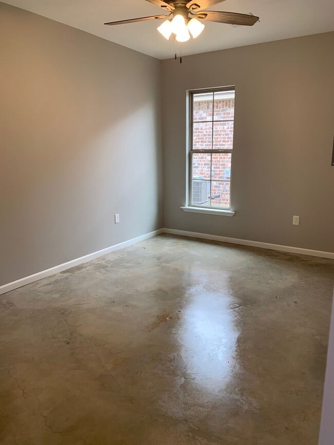 Building Photo - 1561 Ham Reid Rd