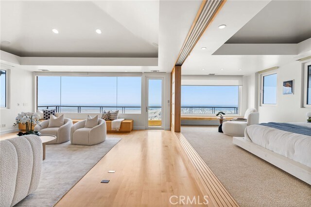 Building Photo - 1554 E Oceanfront