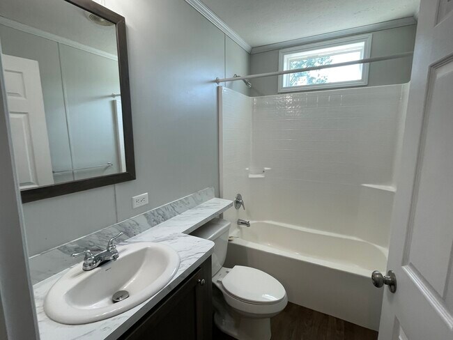 Building Photo - 37 Starling Hill Dr