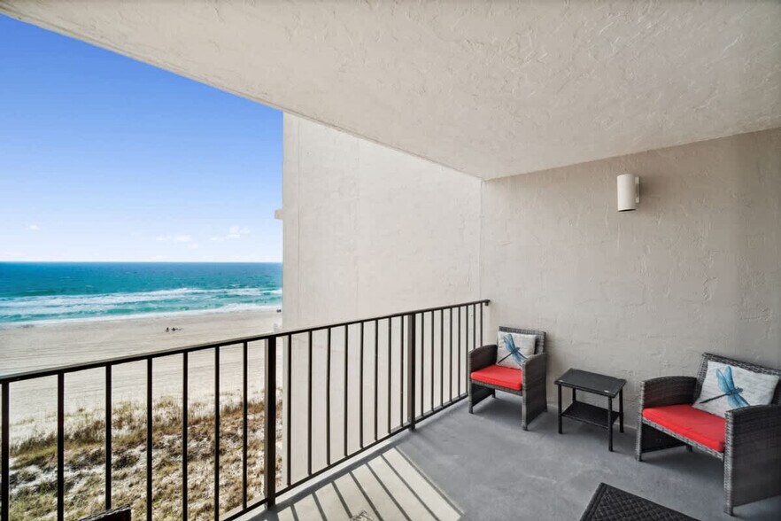 Building Photo - 8815 Thomas Dr