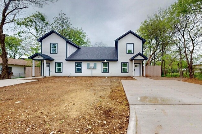 Building Photo - 1213 Mill St
