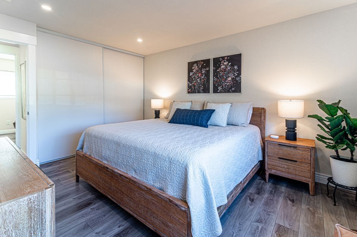 Building Photo - 208 Vista Ct