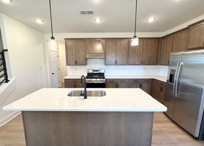 Building Photo - Move In Special! Now Leasing a Brand New 5-Bedroom 3 Bath Home Olive Branch