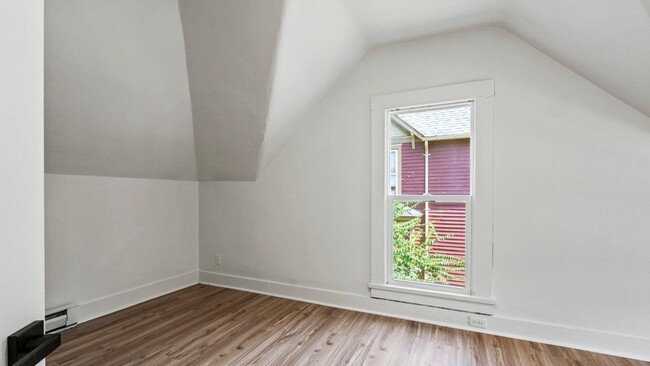 Building Photo - COMING SOON! 3 Bedroom House