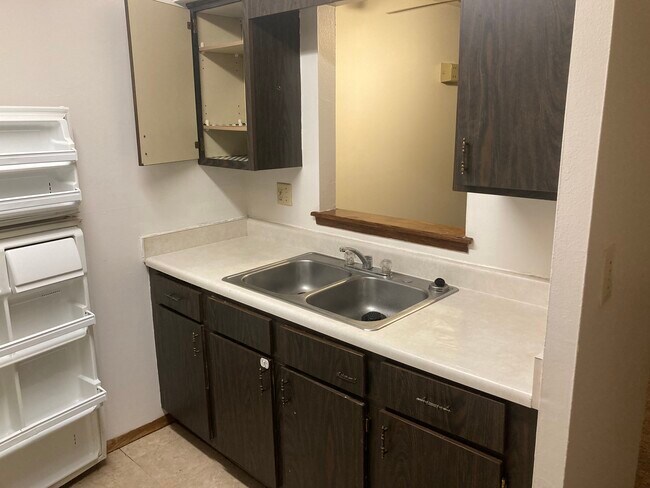 Building Photo - 10628 W Bobolink Ave