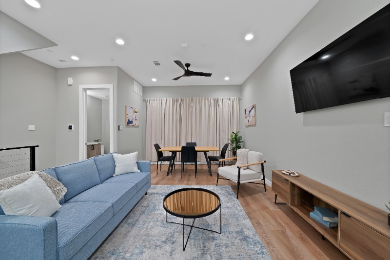 Primary Photo - 2813 Weisenberger St