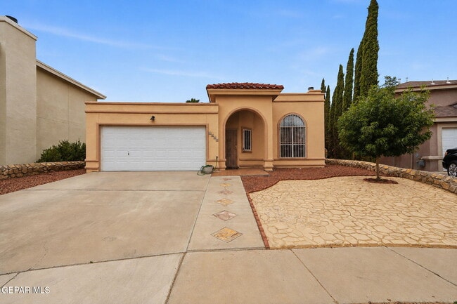 Building Photo - 1308 Rose Bud Ln