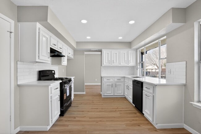 Building Photo - 5103 Devon Green Dr