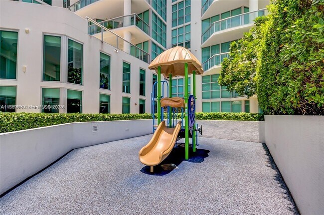 Building Photo - 3131 NE 188th St