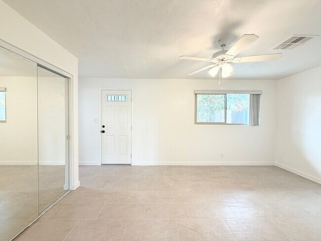 Building Photo - 579 Highland Dr