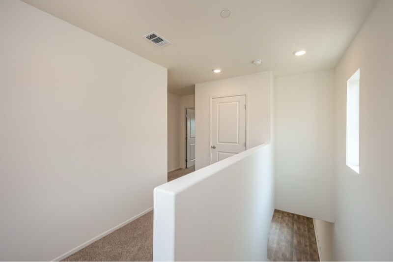Building Photo - 28650 New Yorker Ln