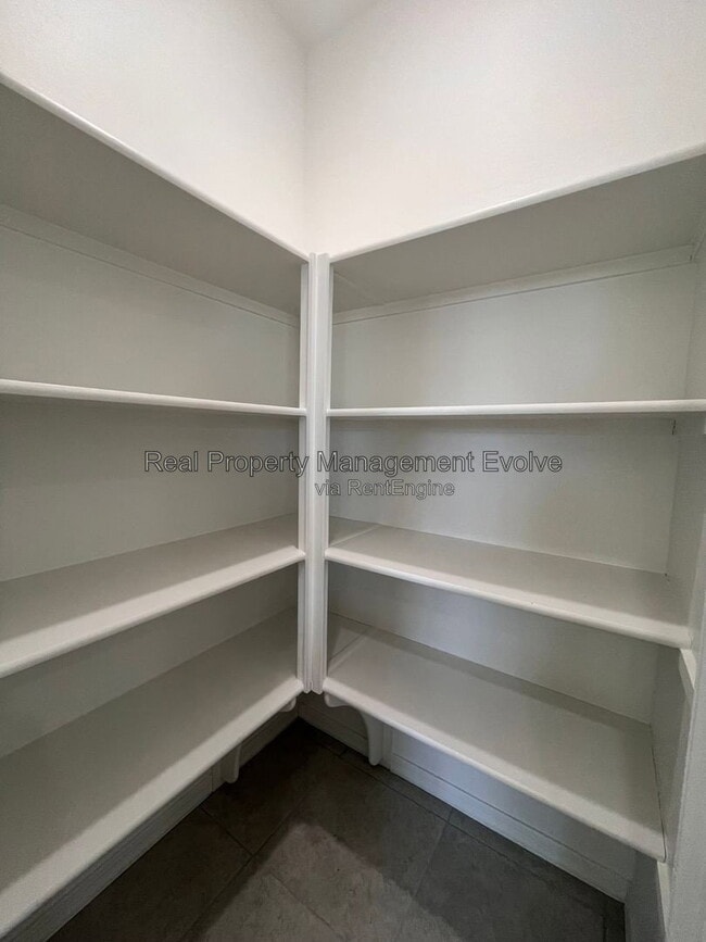 Building Photo - 4617 S 108th Ave