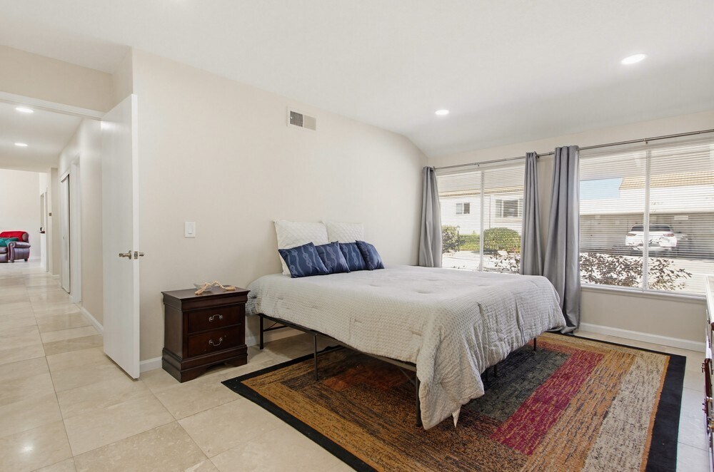 Building Photo - 17440 Plaza Cerado