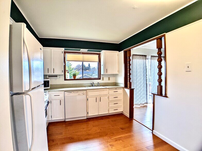 Building Photo - 2746 SE 73rd Ave
