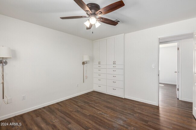 Building Photo - 3528 E Cortez St