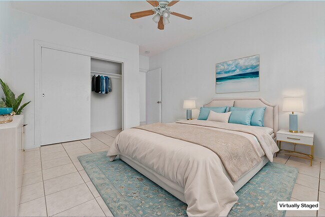 Building Photo - Marseille Apts