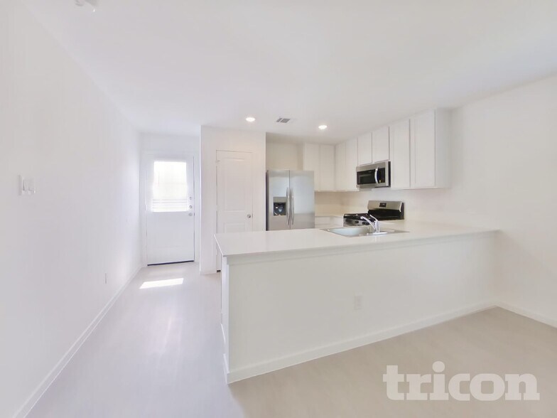 Building Photo - 3060 Dawn Sound Dr