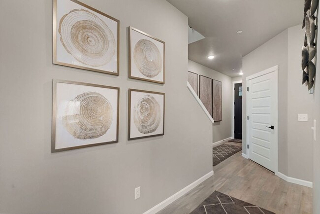 Building Photo - 7001 NE 132nd Way