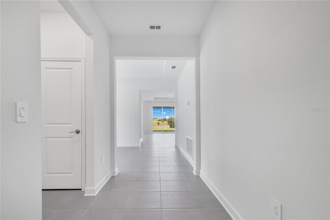 Building Photo - 5680 Vinyasa Rd