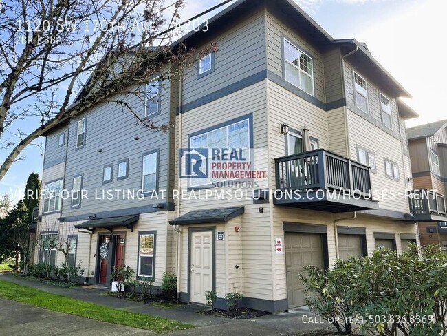 Building Photo - 1120 SW 170th Ave