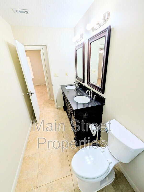 Building Photo - 23 Redwood Cir