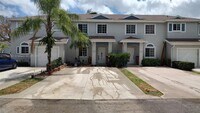 Building Photo - 4714 SW 13th Ct