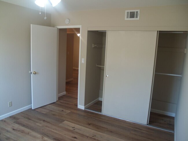 Building Photo - 8164 Cardiff Dr