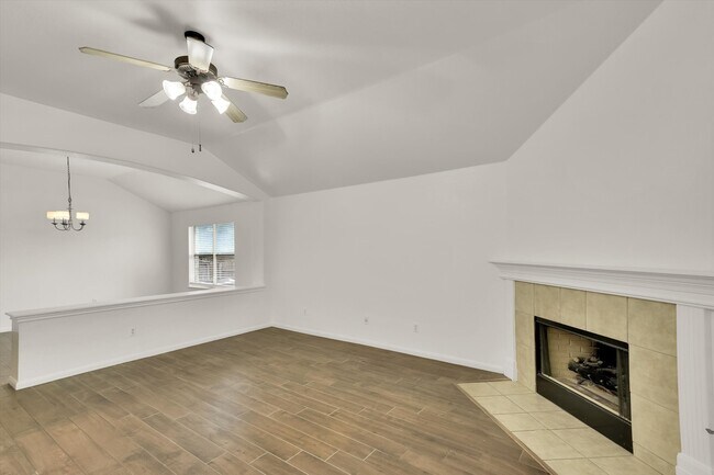 Building Photo - 808 Meadow Bluff Ct