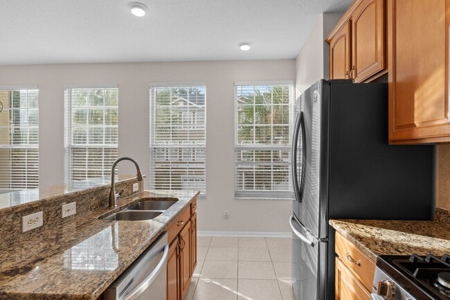 Building Photo - 3008 Bayshore Pointe Dr