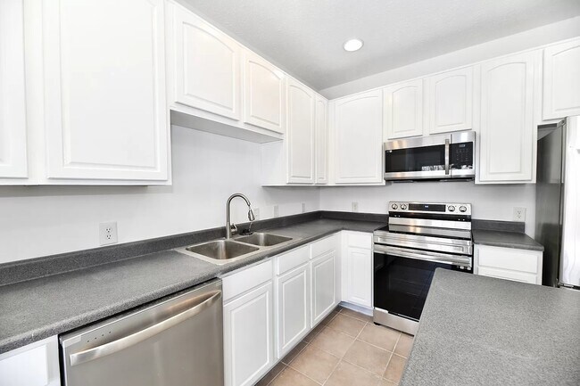 Building Photo - 11888 Esty Way