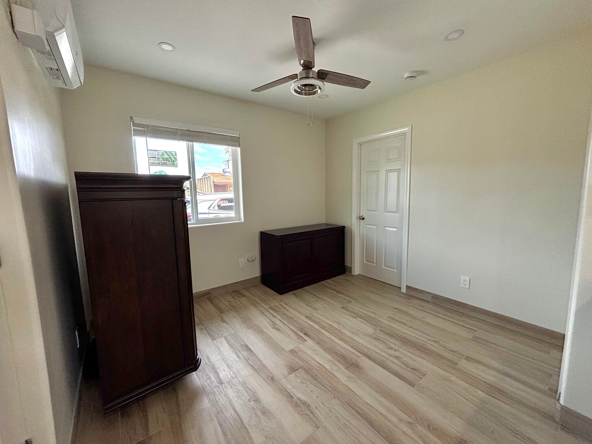 Building Photo - 2732 Oceanside Blvd