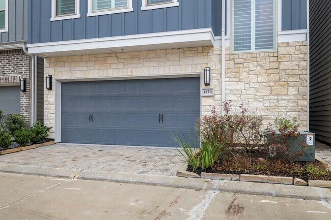 Building Photo - 1220 Sloane Manor Trace