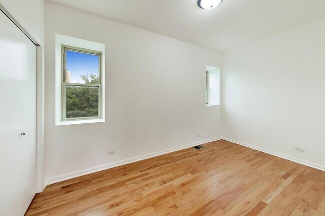Building Photo - 1301 N Oakley Blvd