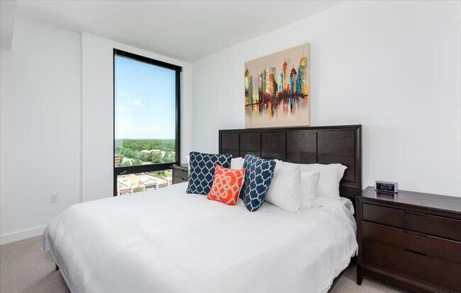 Building Photo - 11911 Freedom Dr