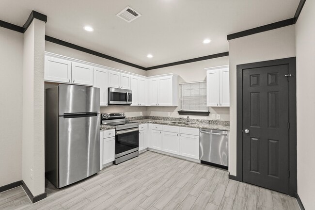 Building Photo - 4802 Cruse Rd