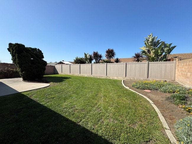 Building Photo - East Ventura Home- Spacious Backyard!