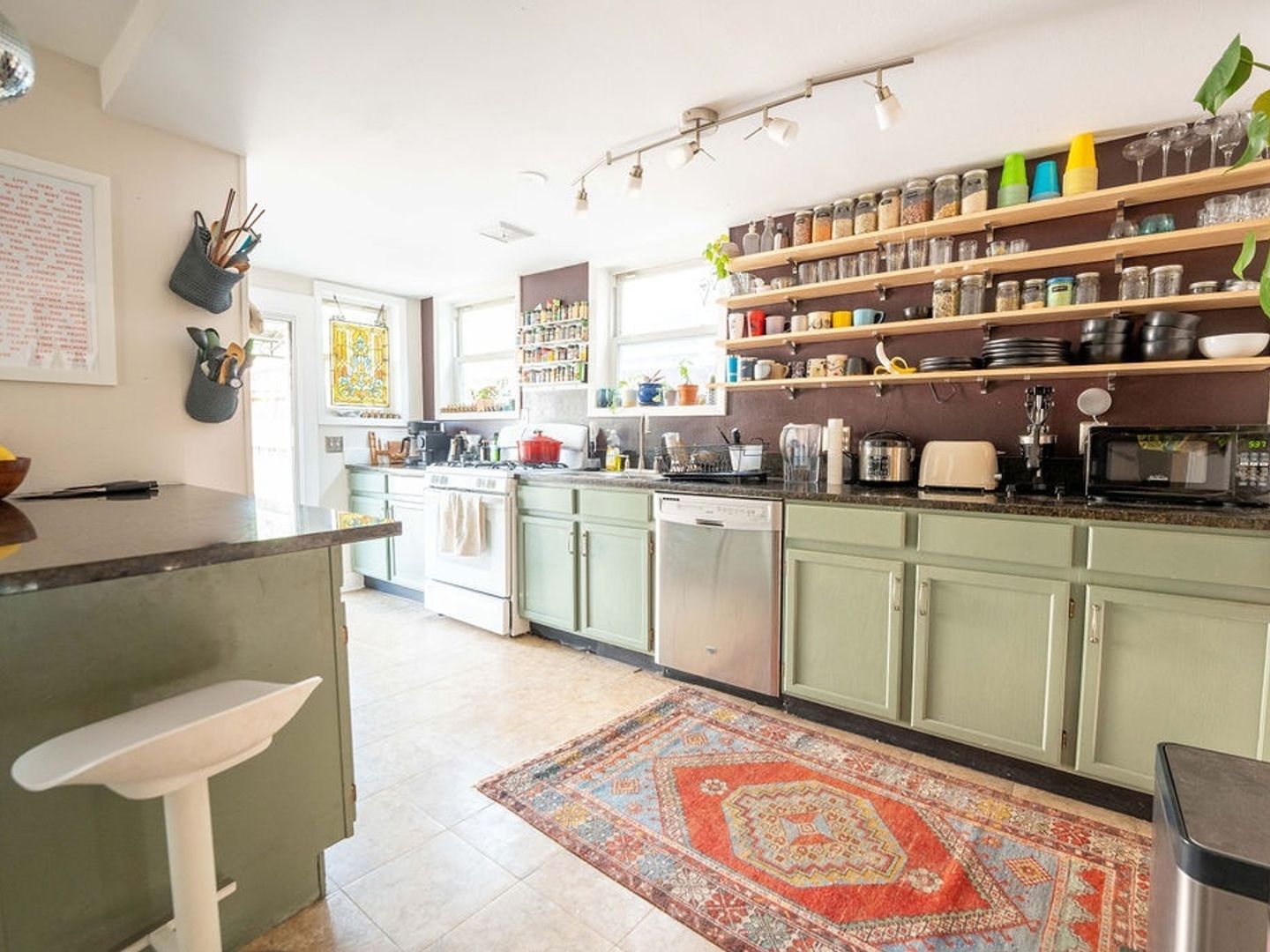 Building Photo - 30 Fox St