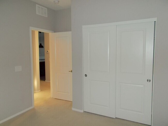 Building Photo - Spacious 3-Bed, 2-Bath Home in Prime Las Vegas Location