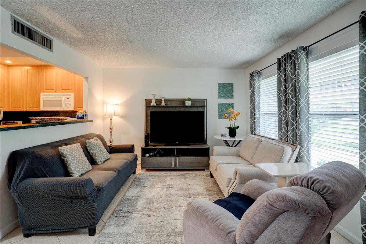 Building Photo - 638 Snug Harbor Dr