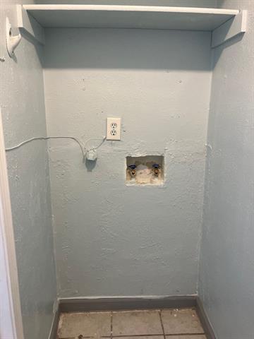 Building Photo - 2404 Sutton Dr