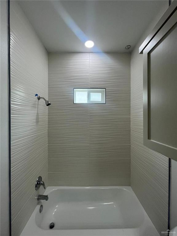 Building Photo - 1509 Shavano Dr