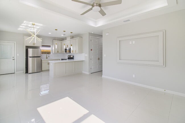 Building Photo - "Spacious & Modern 2-Bedroom, 2-Bath Haven in Mission, TX - Your Perfect Retreat!"