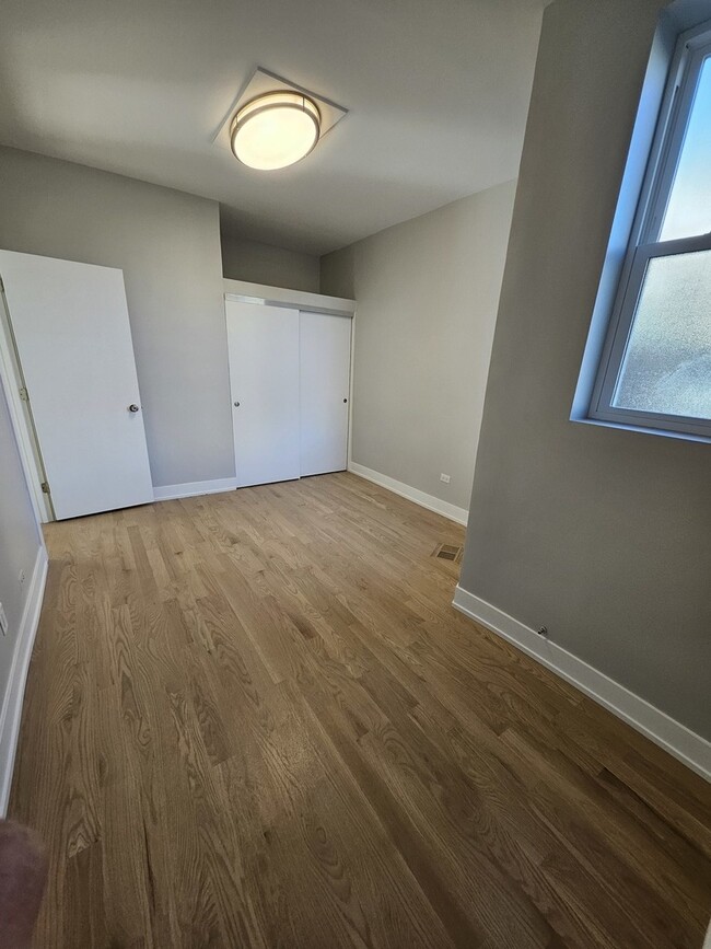 Building Photo - 901 N Francisco Ave