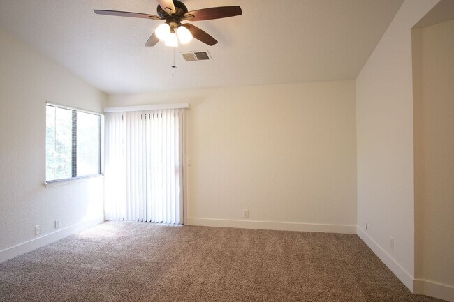 Building Photo - Cozy 3-Bedroom, 2-Bath Home in Modesto