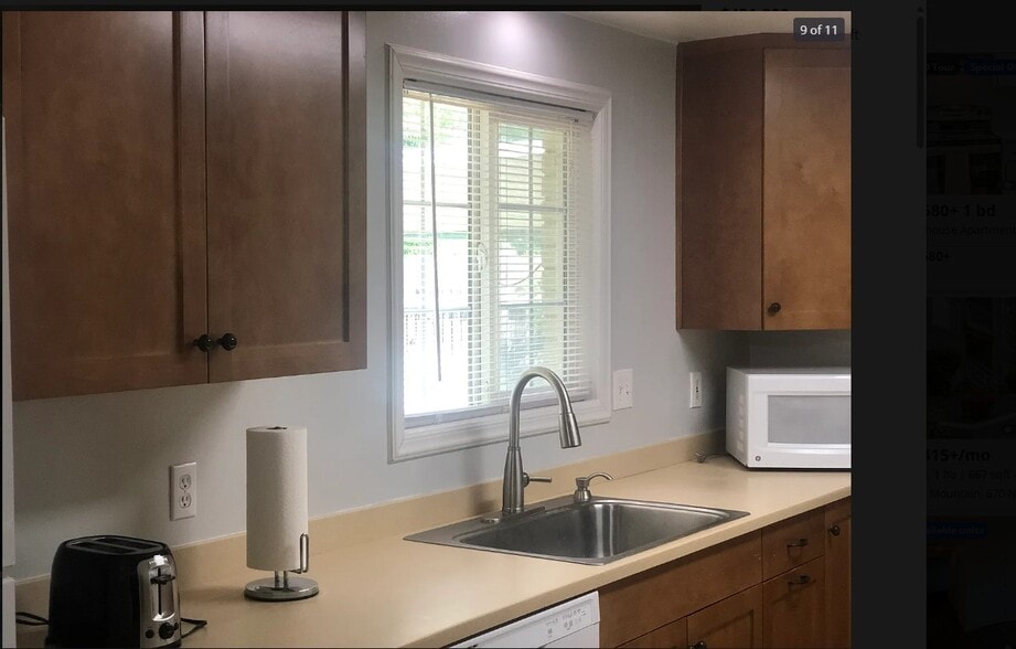 Building Photo - 2418 W Malad St